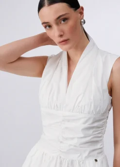Abito corto con cut-out