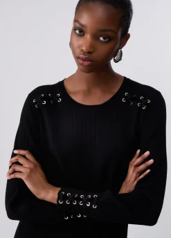 Abito in maglia con stringhe