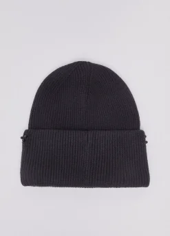 Berretto in maglia con perle