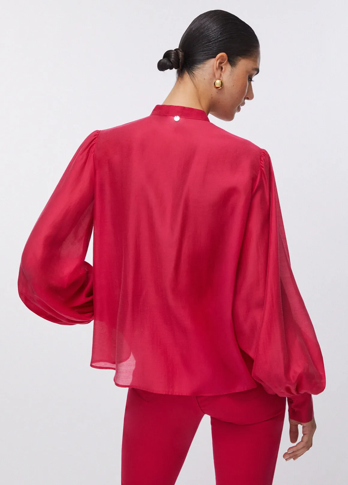 Blusa con ricami gioiello
