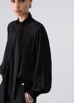 Blusa in raso con fiocco