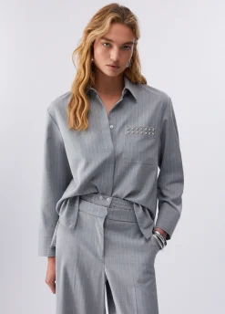 Camicia gessata con borchie
