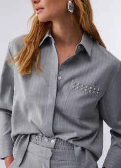 Camicia gessata con borchie