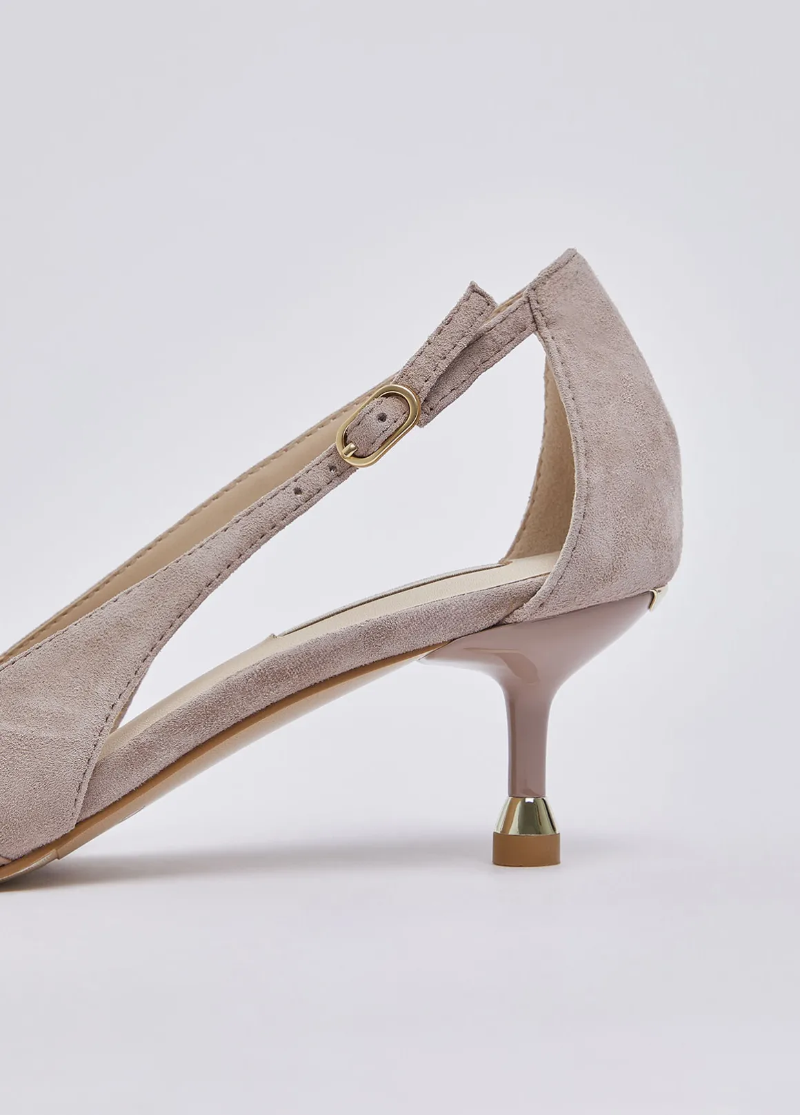 Décolleté in suede con cut-out