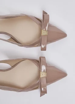 Décolleté in suede con cut-out