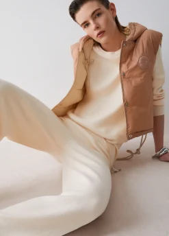 Gilet cropped con cappuccio
