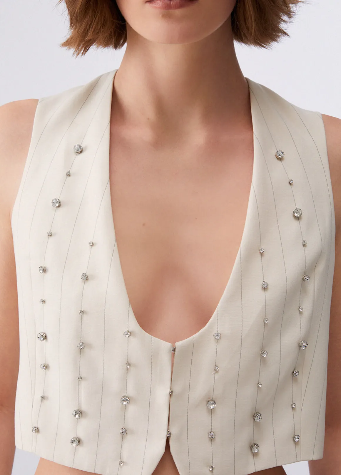 Gilet gessato con ricami gioiello