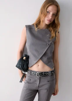 Gilet slim fit asimmetrico
