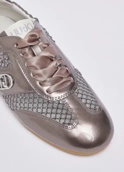 Glossy light sneakers con strass