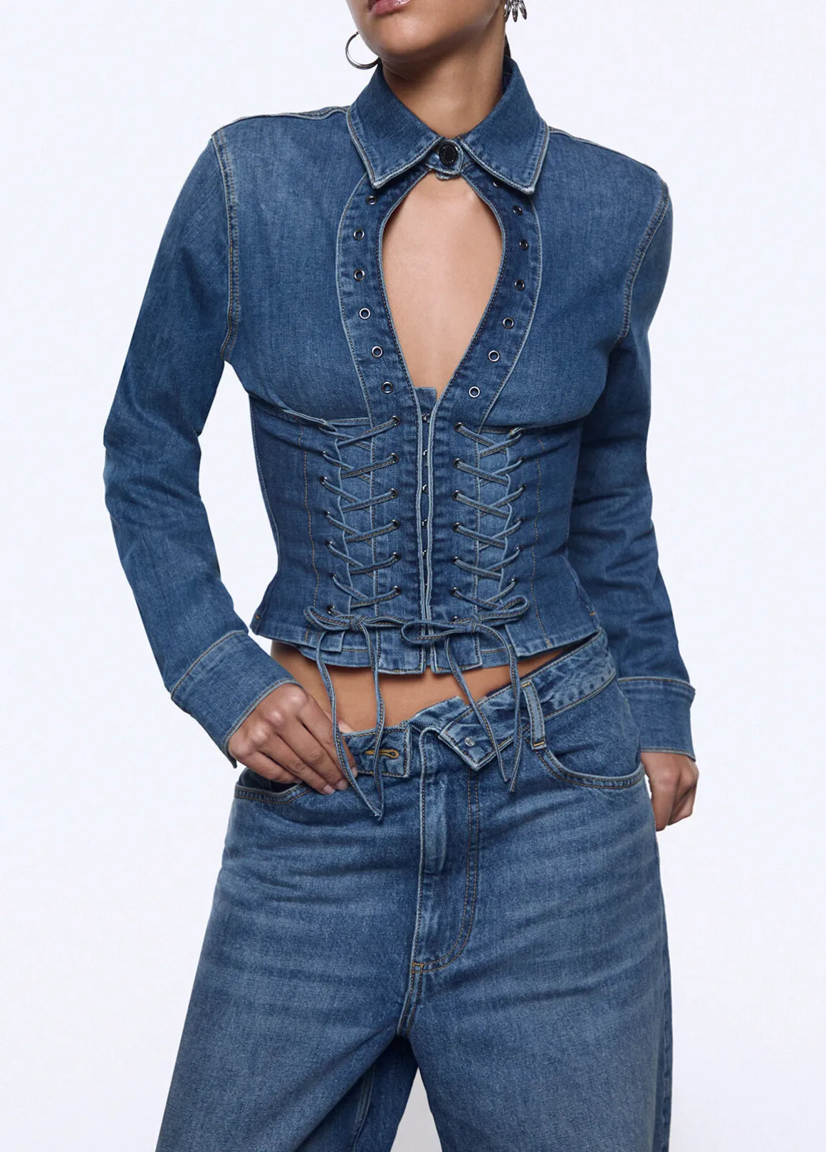 Jeans baggy con stringhe