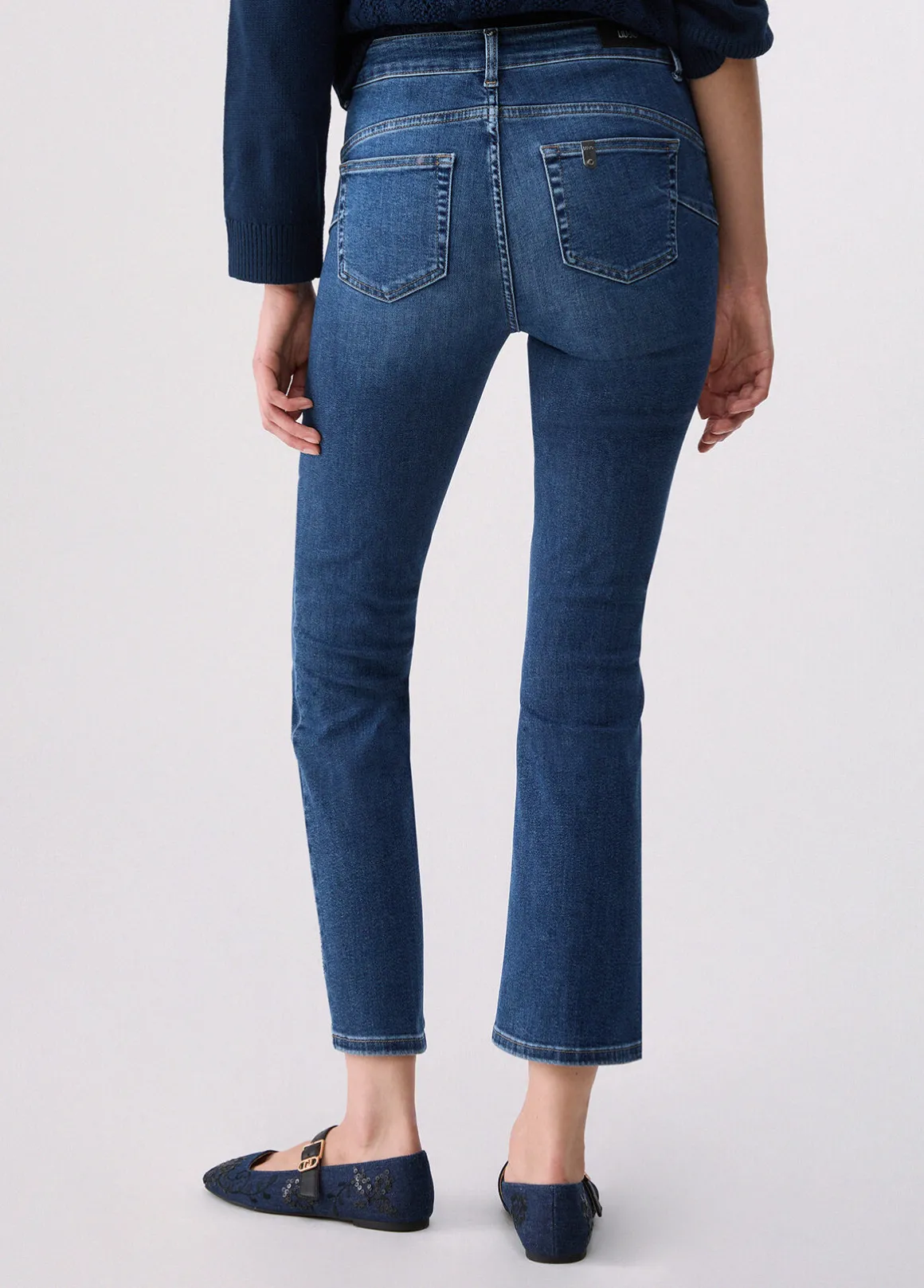 Jeans bootcut con strass