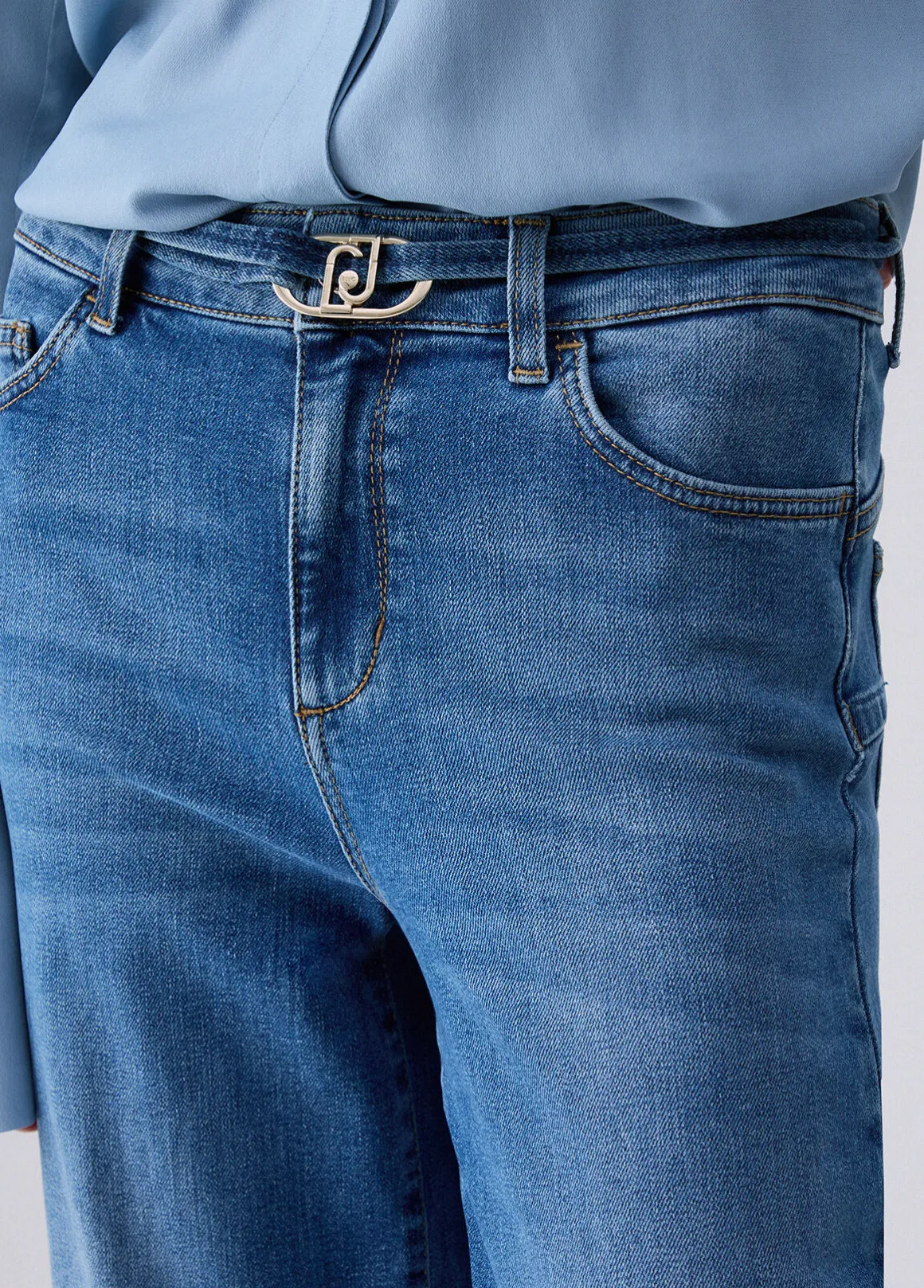 Jeans flare a vita alta