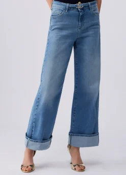 Jeans flare con risvolto