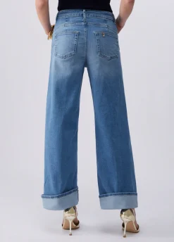 Jeans flare con risvolto