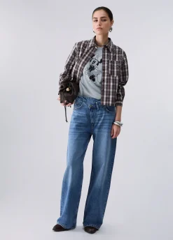 Jeans straight con cintone asimmetrico