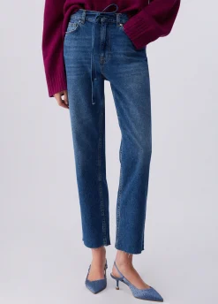 Jeans straight con cintura