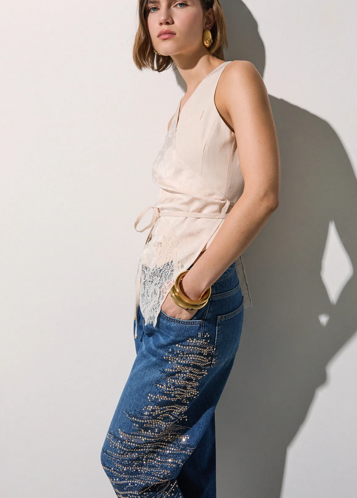 Jeans straight con ricami gioiello