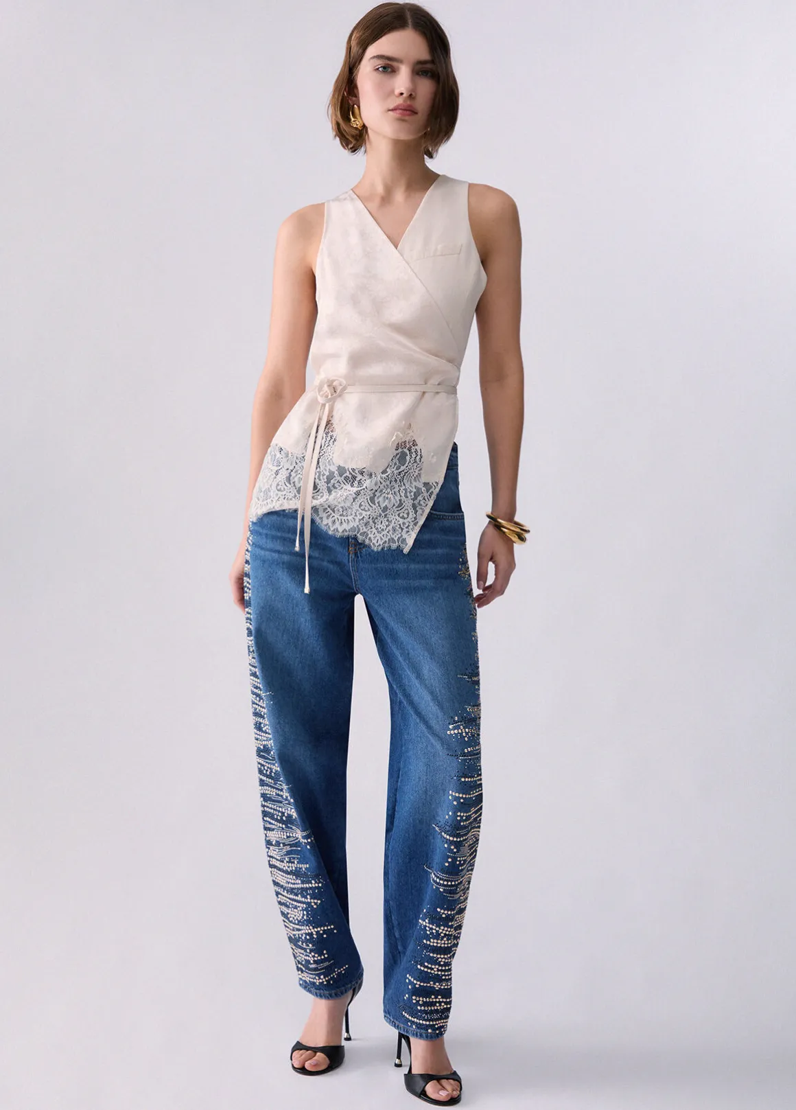 Jeans straight con ricami gioiello