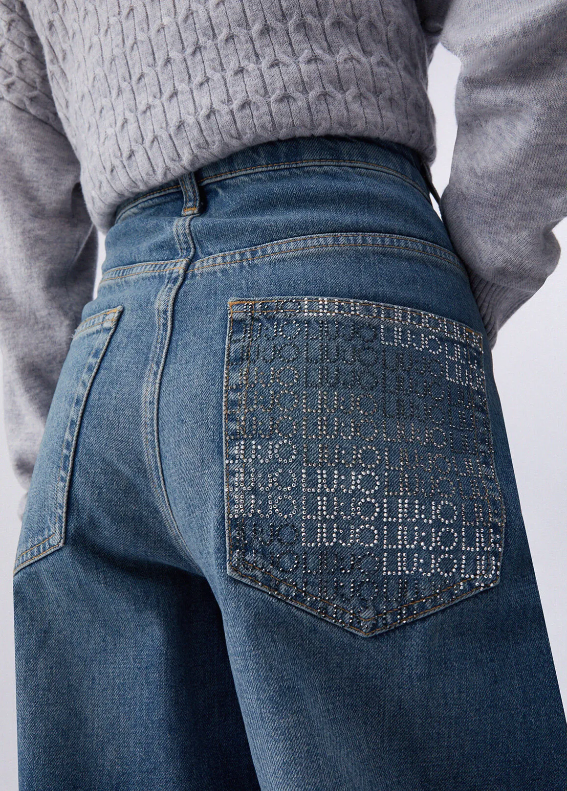 Jeans straight con strass