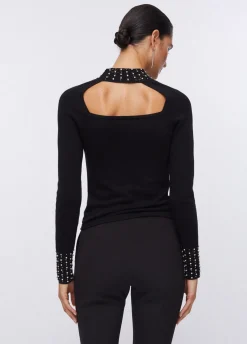 Maglia con cut-out e ricami gioiello