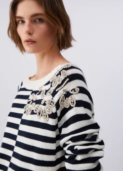 Maglia con ricami gioiello