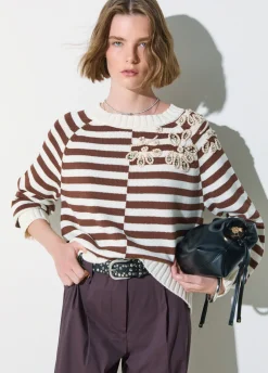 Maglia con ricami gioiello