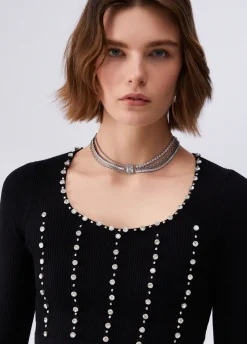 Maglia con ricami gioiello