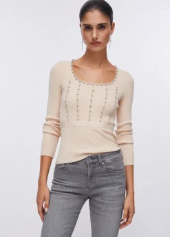 Maglia con ricami gioiello