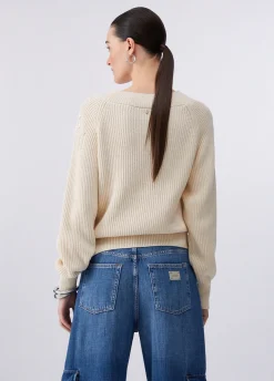 Maglia con ricamo in rafia