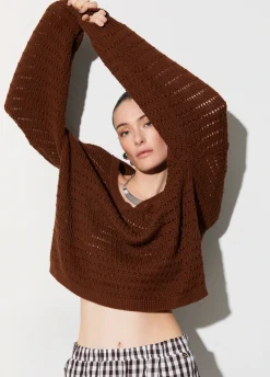Maglia con ricamo traforata