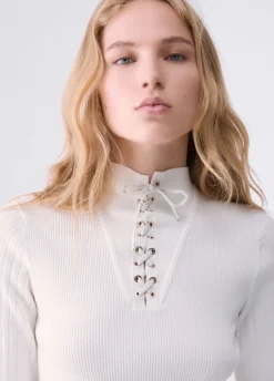 Maglia con stringhe