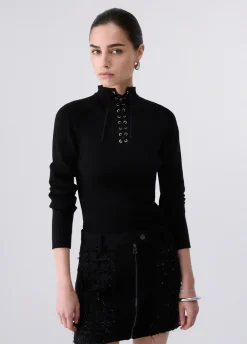 Maglia con stringhe