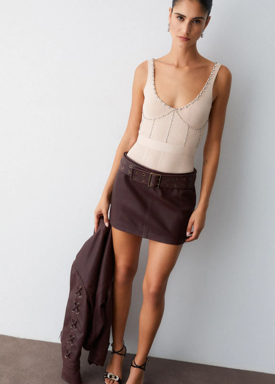 Minigonna in pelle con cintura