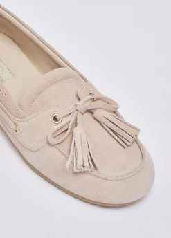 Mocassini in suede con nappine