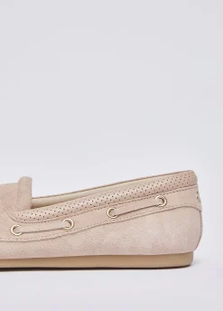 Mocassini in suede con nappine