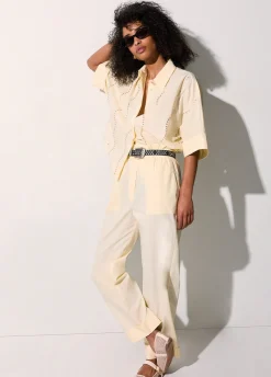 Pantaloni a vita alta