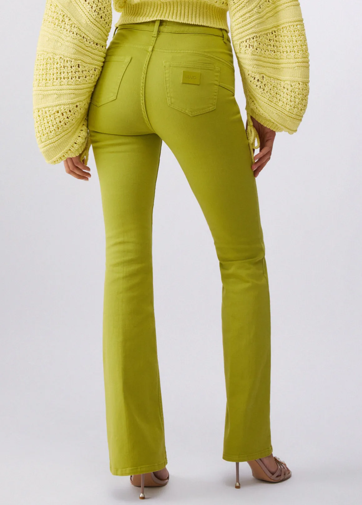 Pantaloni bootcut a vita alta