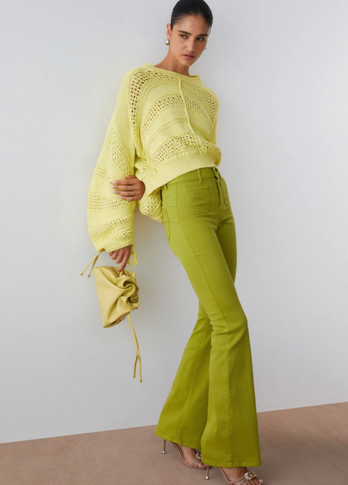 Pantaloni bootcut a vita alta