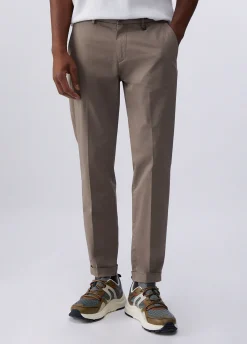 Pantaloni chino in raso