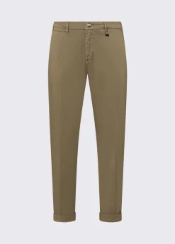 Pantaloni chino in raso