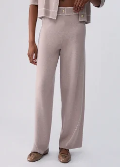 Pantaloni con cuciture a contrasto