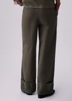 Pantaloni con dettaglio macramè