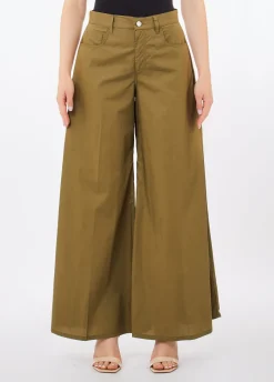 Pantaloni flare