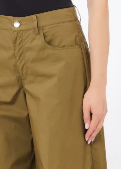Pantaloni flare