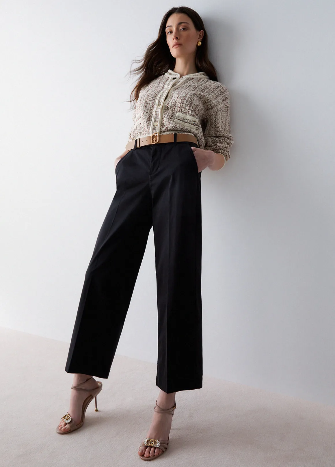 Pantaloni flare a vita alta