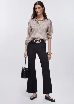 Pantaloni flare con bottoni logati
