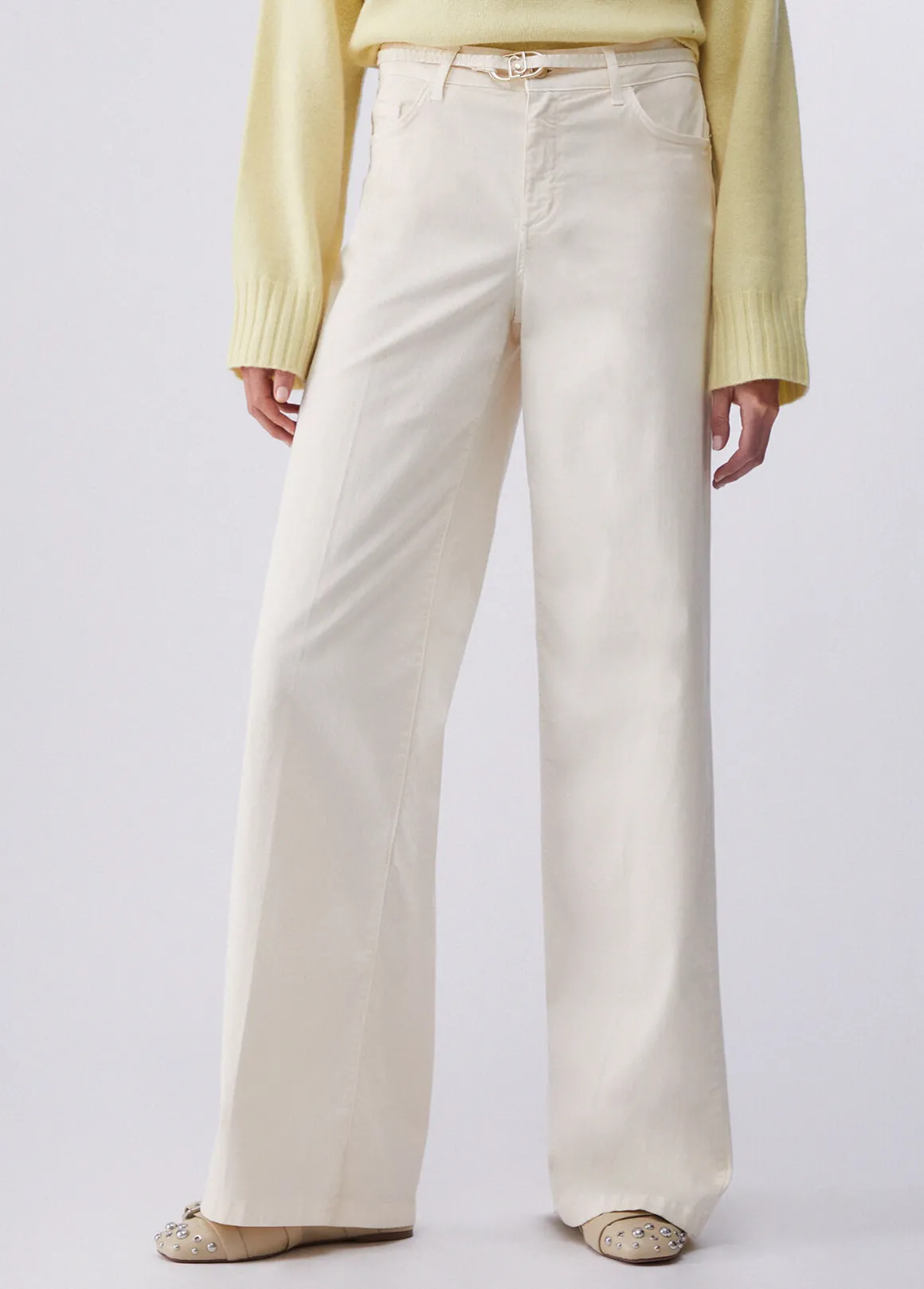 Pantaloni flare con cintura