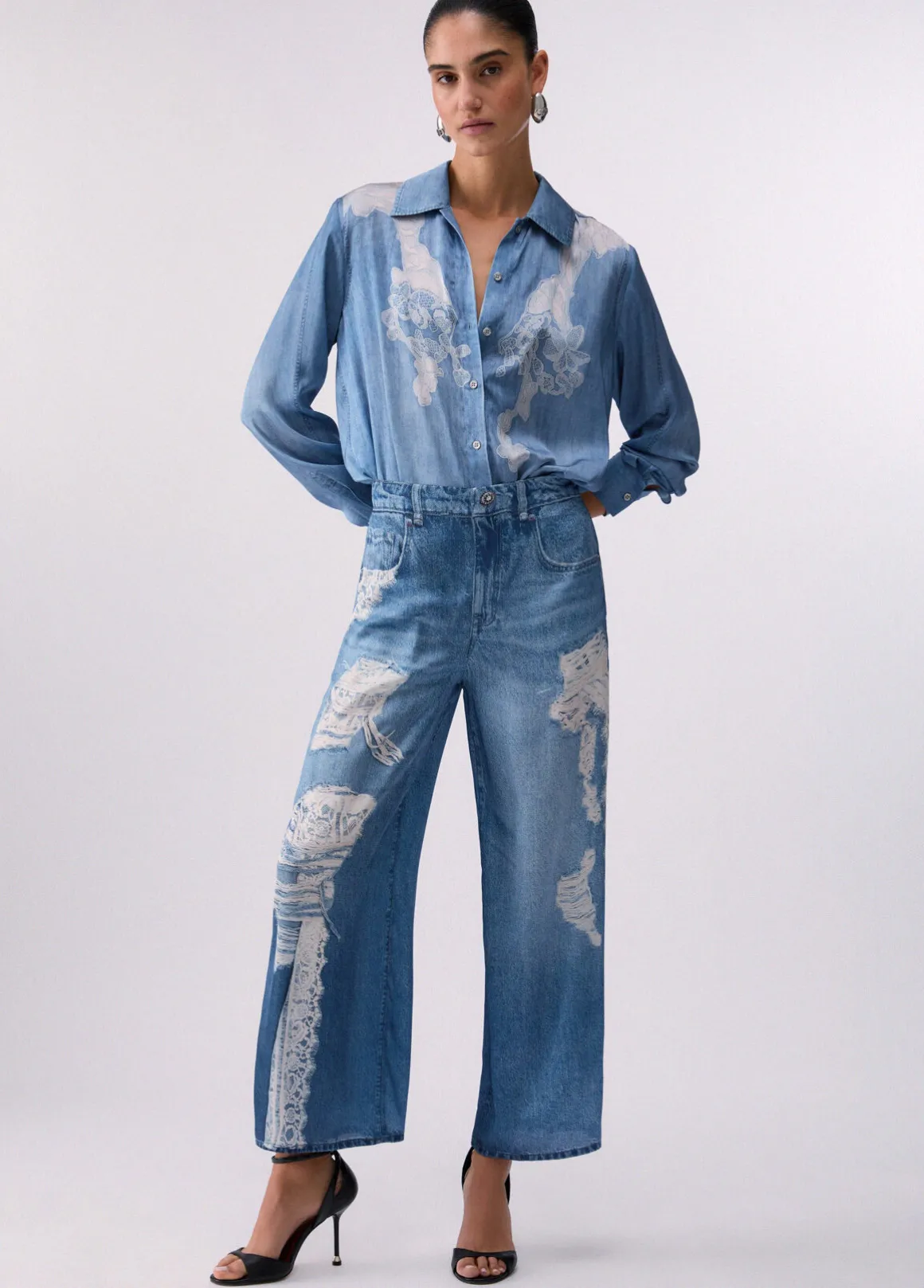 Pantaloni flare con stampa digitale