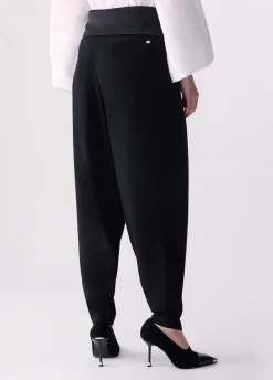 Pantaloni in envers satin
