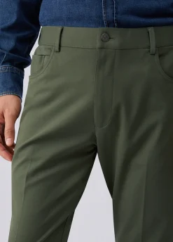 Pantaloni slim fit